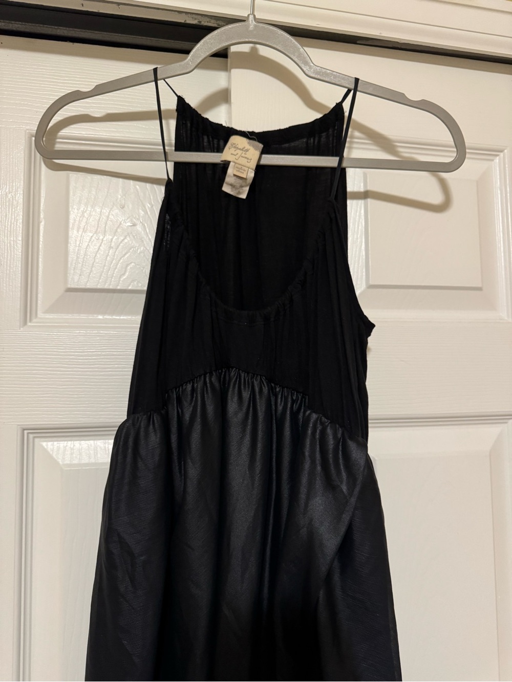 Elizabeth &James Black Sleeveless Mixed-Material Women's Top